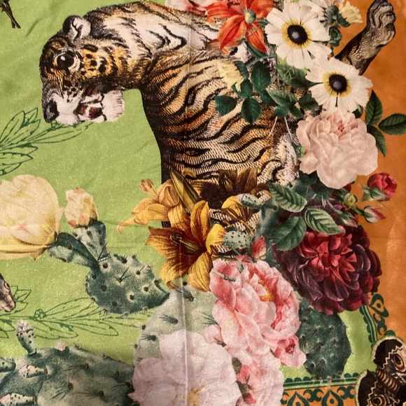 Sammi Jefcoate (Ardeo) Scarf - Tiger and Rose Motif - Picture 2 of 3